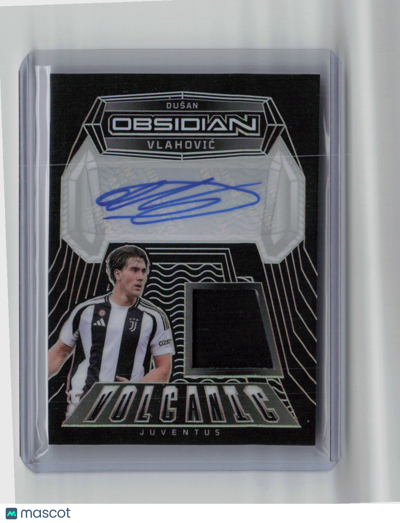 2022-23 Panini Obsidian Volcanic Dušan Vlahović Autograph 14/49 Patch #V5-DV